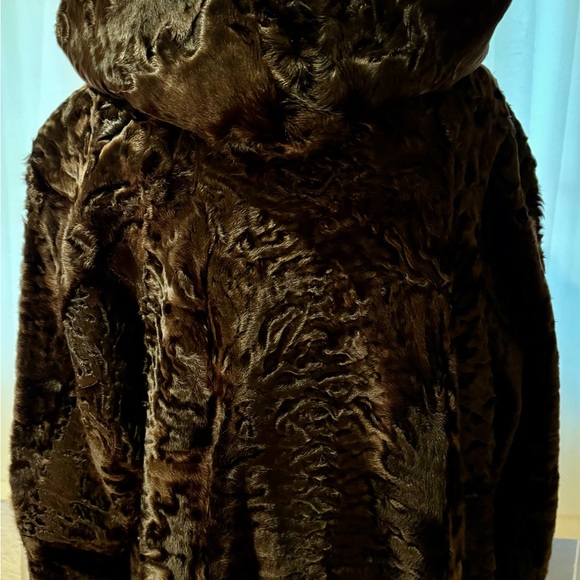 Lamb Karakul fur brown full cut Fabulous coat, long elegant size medium - Picture 13 of 16